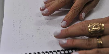 Reabilitação visual: Cuidado multiprofissional e IA ampliam autonomia via SUS, revela CBO