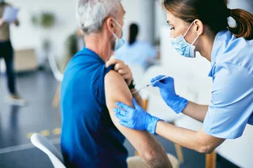 Desigualdade chocante: Pandemia expôs abismo na vacinação entre Norte e Sul Global, aponta USP